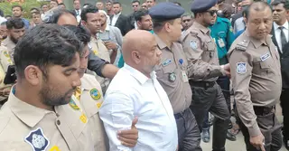 বরিশালে জেলা আইনজীবী সমিতির সভাপতি আটক